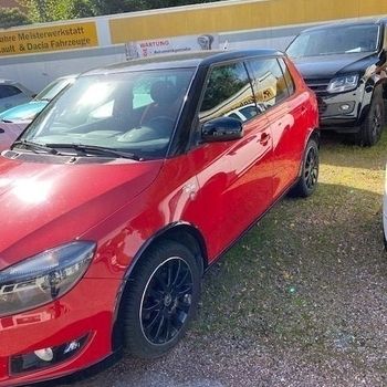 SKODA FABIA von außen links
